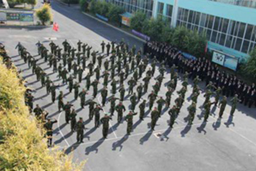 东北科技职业技术学校2014-2015学年度新生开学典礼暨军训总结大会圆满结束