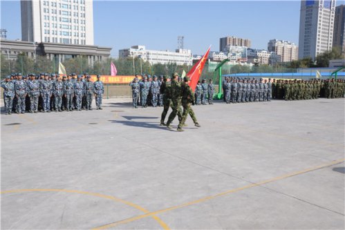 我校2016级新生开学典礼 暨军训成果汇报大会隆重举行(8)