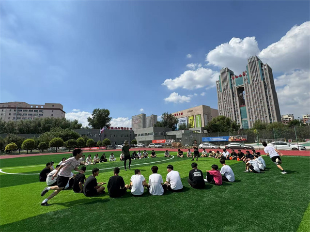  淬火清泉·浪铸新程：新生成长训练营之浪花跃动耀夏阳 