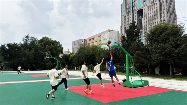  东北科技户外活动缤纷开启——青春飞扬，共绘校园活力图景 