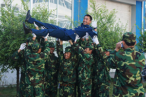 东北科技职业技术学校（2011-2012）学年开学典礼暨军